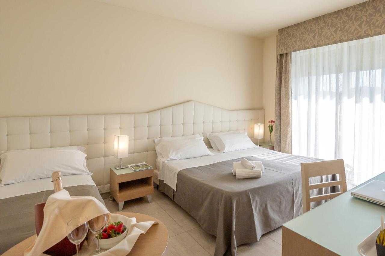 Hotel Adria Milano Marittima Exterior photo