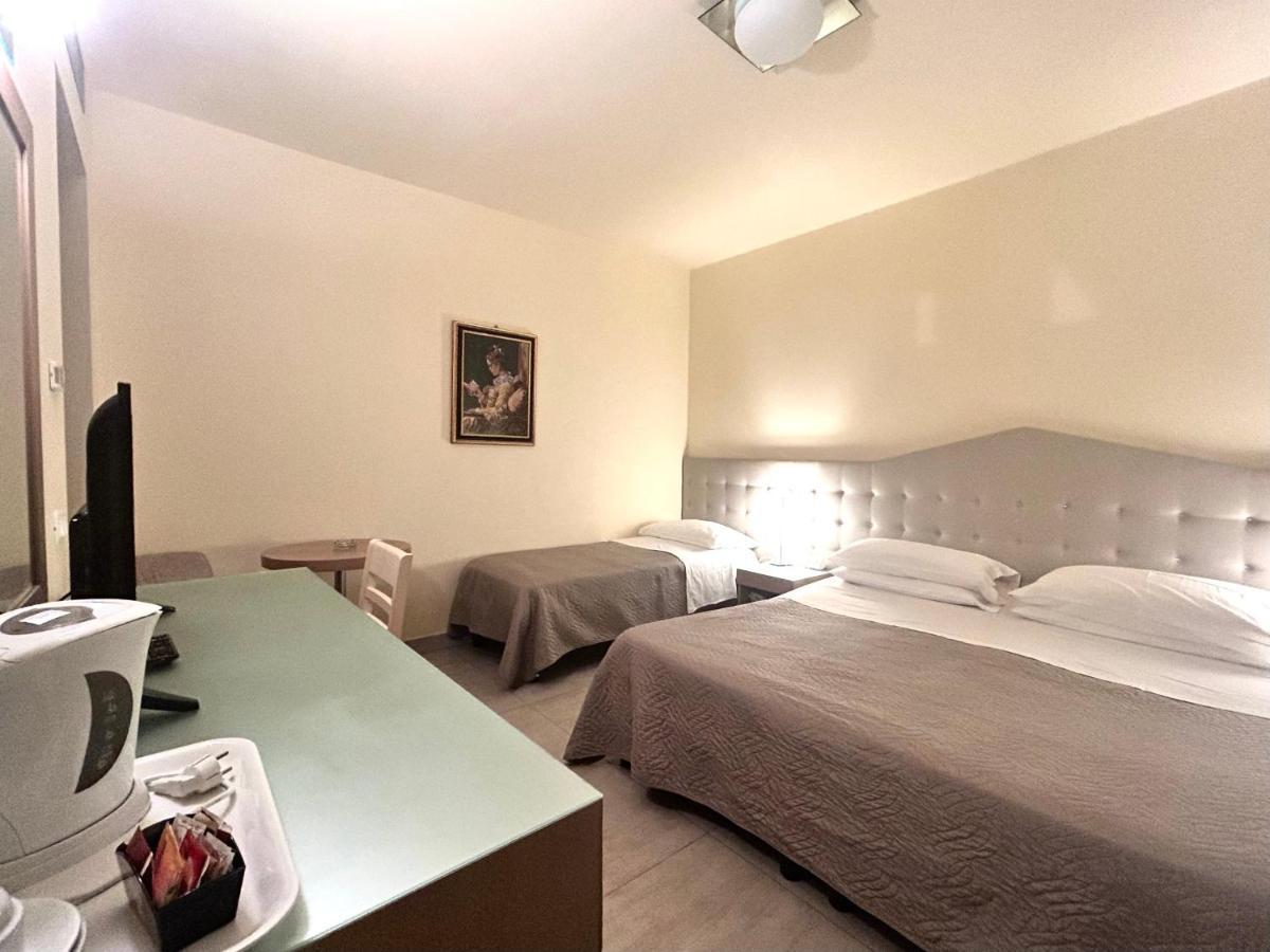 Hotel Adria Milano Marittima Exterior photo