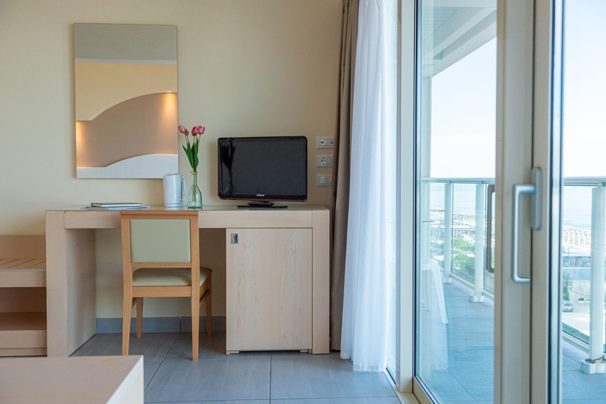 Hotel Adria Milano Marittima Exterior photo